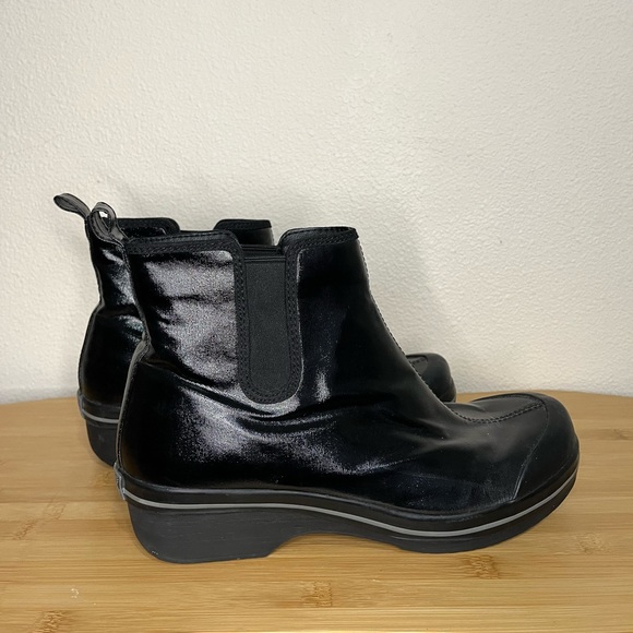 Dansko Shoes - DANSKO Vail Black Patent Rain Booties Chelsea Boot Size 40